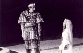 supplici-persiani-1990 I Persiani messi in scena dall'INDA nel 1990, regia di Mario Martone