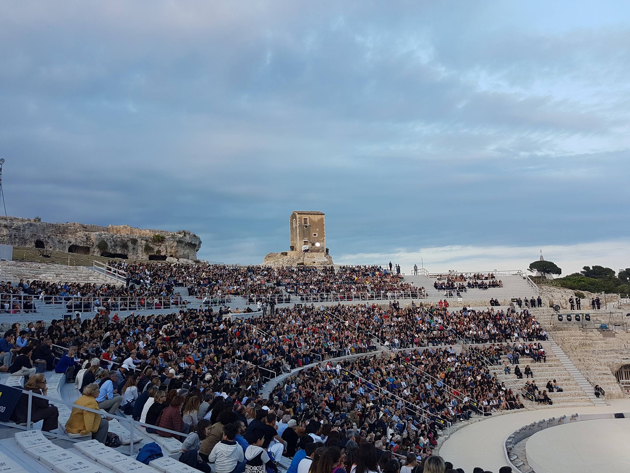 Nel 2019 in scena Le Troiane, Elena e Lisistrata