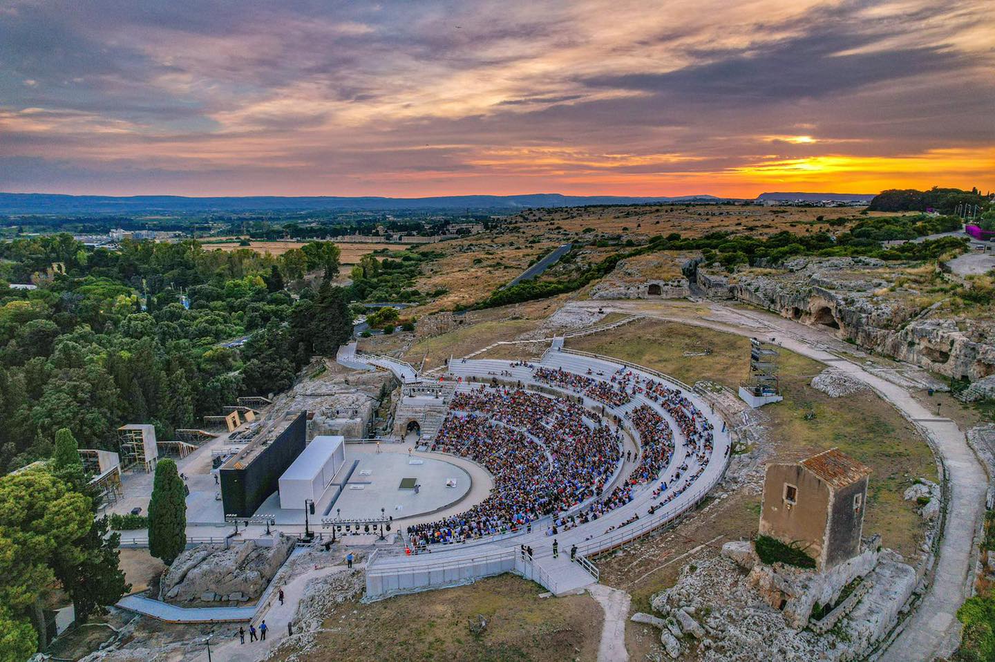 Rappresentazioni classiche per tutti, l’ultima replica dell’Agamennone di Eschilo tradotta nella Lingua italiana dei segni